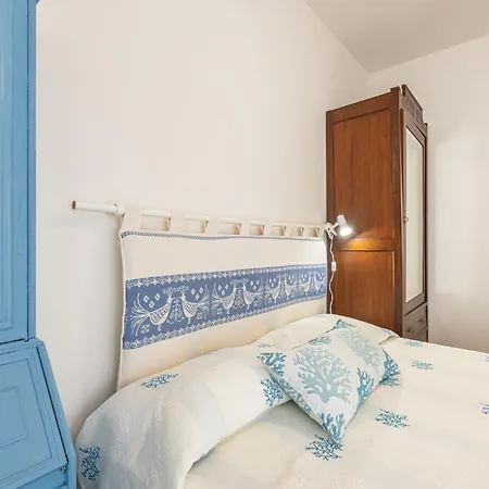 Pini, A Mediterranean Escape Apartment