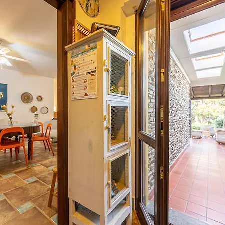 Pini, A Mediterranean Escape Apartment *