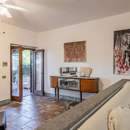 Pini, A Mediterranean Escape Apartment *