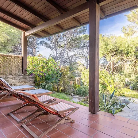 Pini, A Mediterranean Escape Apartment *